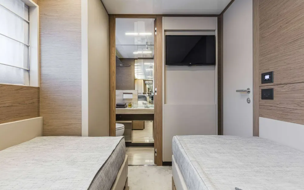 slider 3 Ferretti  920