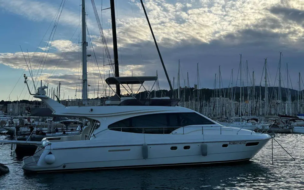 slider 9 Ferretti  470