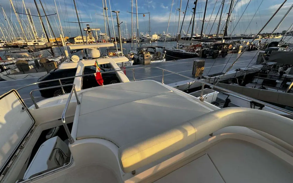 slider 2 Ferretti  470
