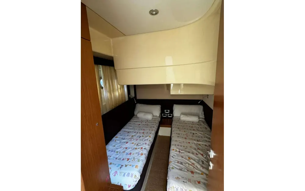 slider 29 Ferretti  470
