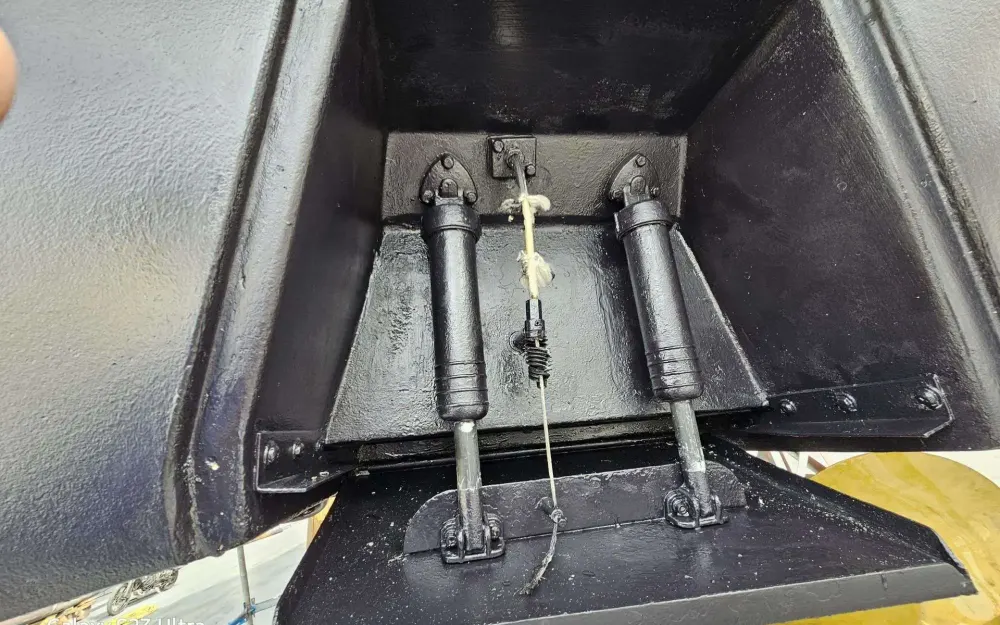 slider 33 Ferretti  470