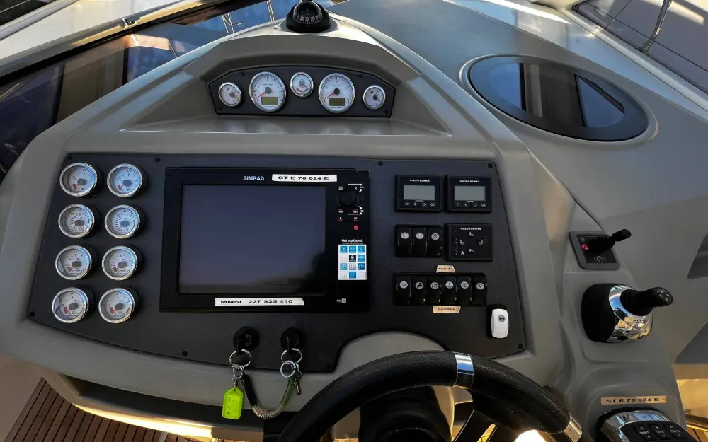 slider 12 Beneteau Gran Turismo 38