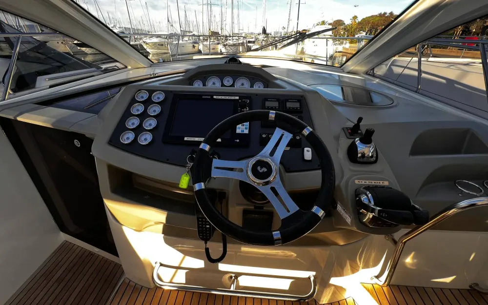 slider 14 Beneteau Gran Turismo 38