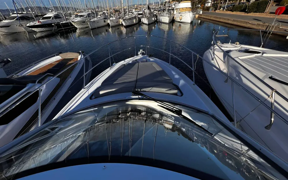 slider 15 Beneteau Gran Turismo 38