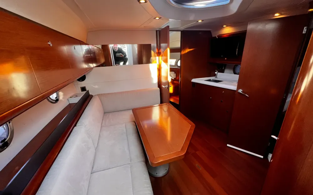 slider 24 Beneteau Gran Turismo 38