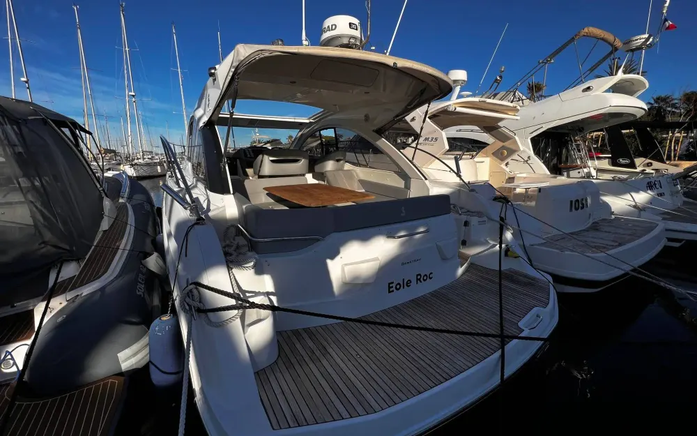 slider 2 Beneteau Gran Turismo 38
