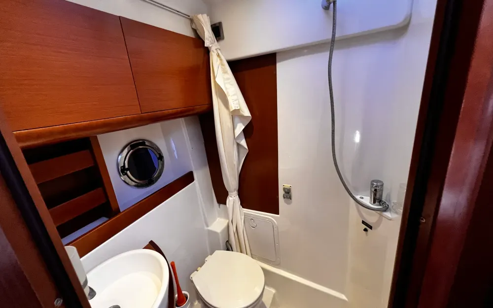 slider 28 Beneteau Gran Turismo 38