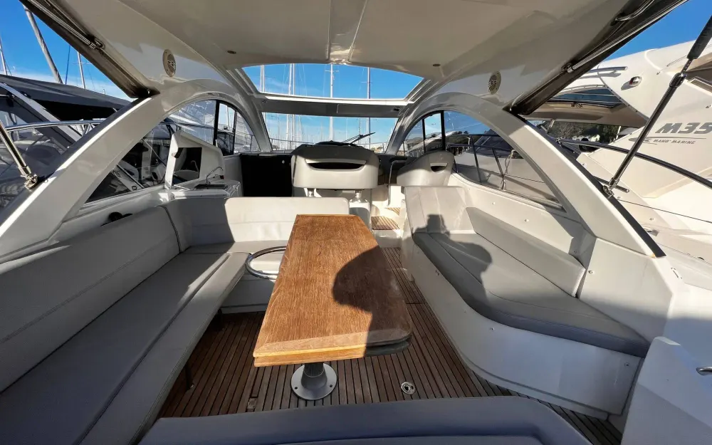 slider 7 Beneteau Gran Turismo 38