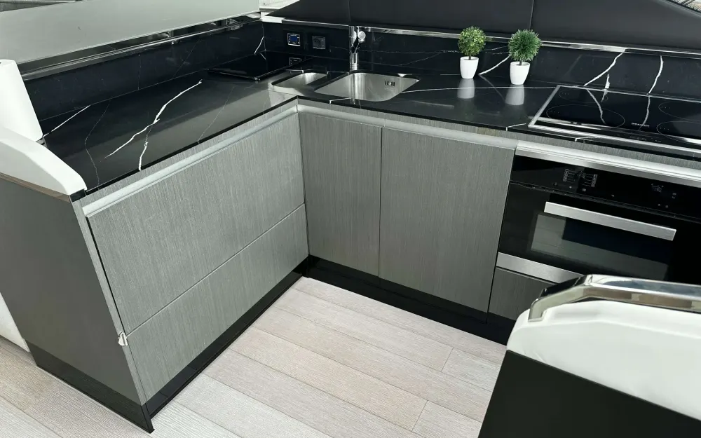 slider 9 Azimut  S7