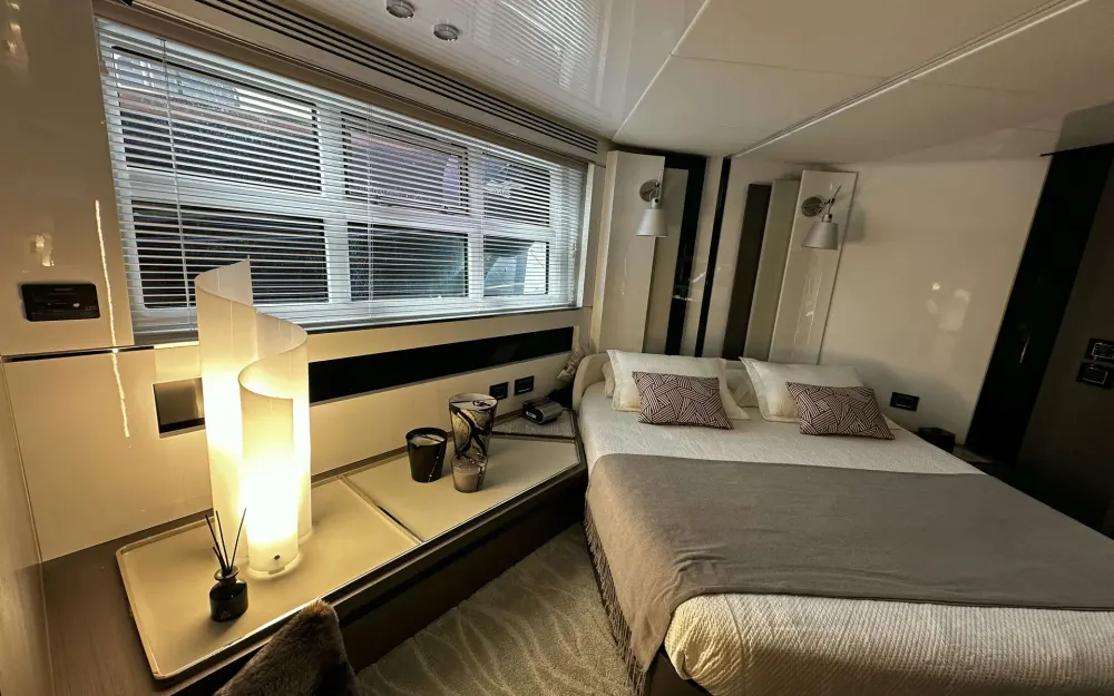 slider 42 Azimut  S7