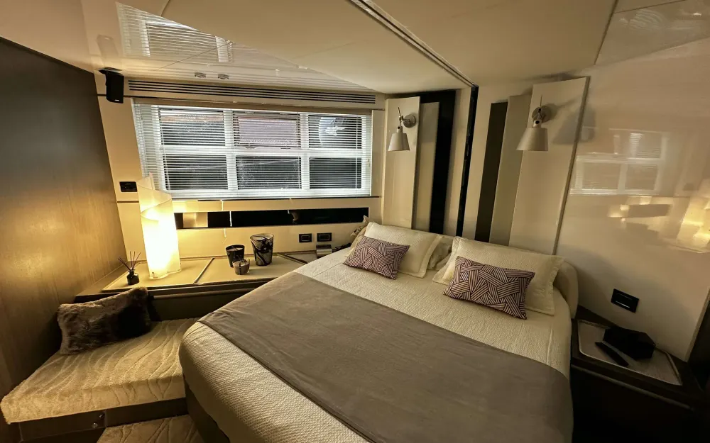 slider 8 Azimut  S7