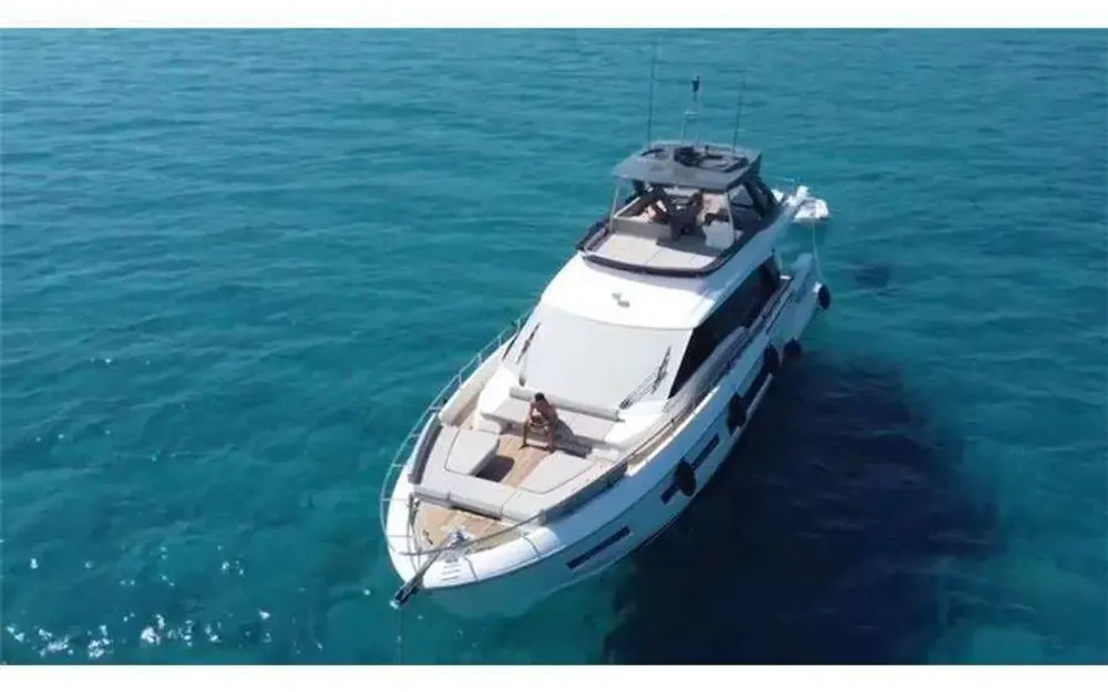 slider 2 Ferretti  670