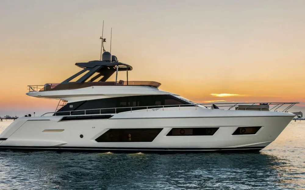 slider 4 Ferretti  670