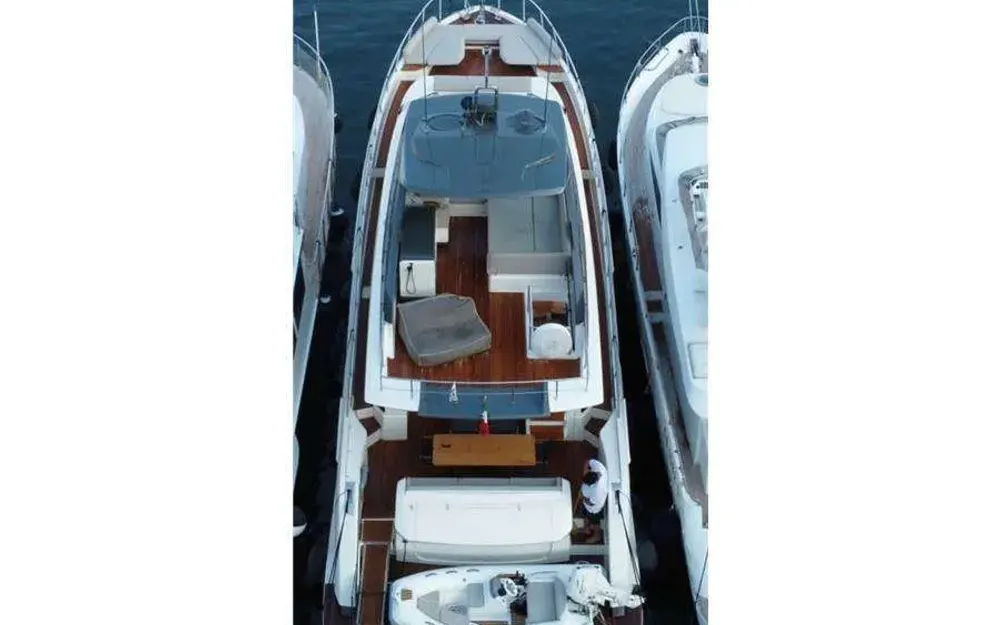 slider 6 Ferretti  670