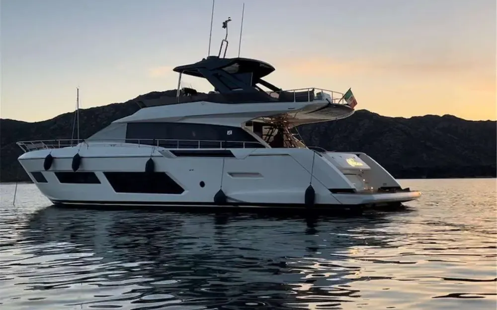 slider 7 Ferretti  670