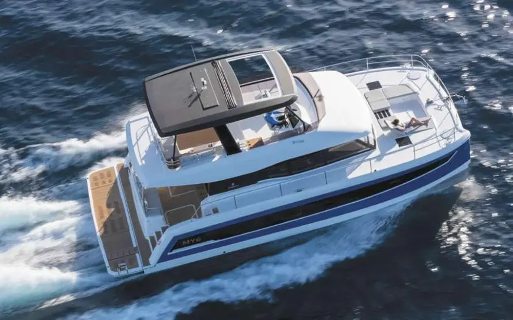 slider 0 Fountaine Pajot My 6