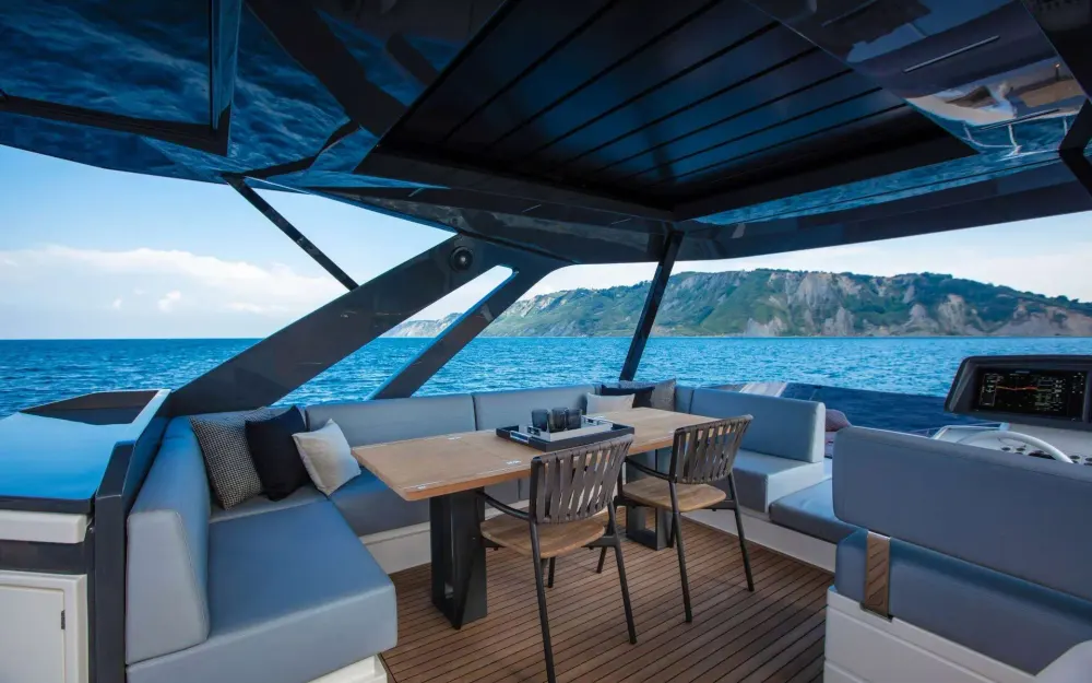slider 14 Ferretti  720