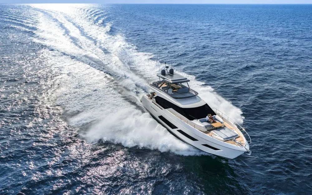 slider 18 Ferretti  720