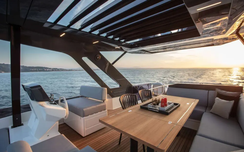 slider 19 Ferretti  720