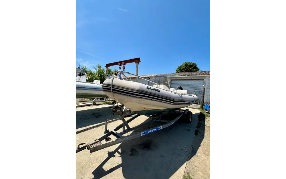 slider 2 Zodiac Pro Open 650