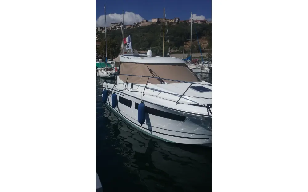 slider 12 Jeanneau Merry Fisher 855