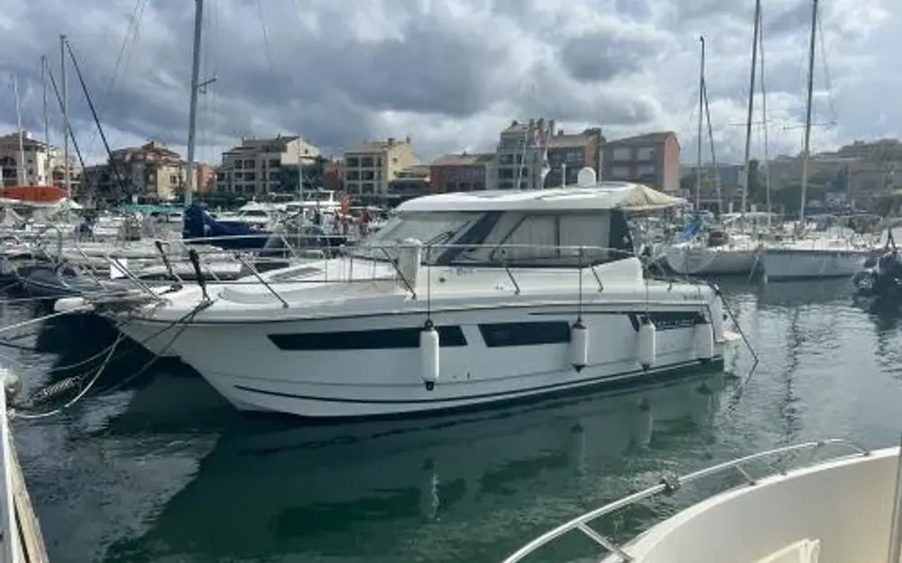 slider 0 Jeanneau Merry Fisher 855