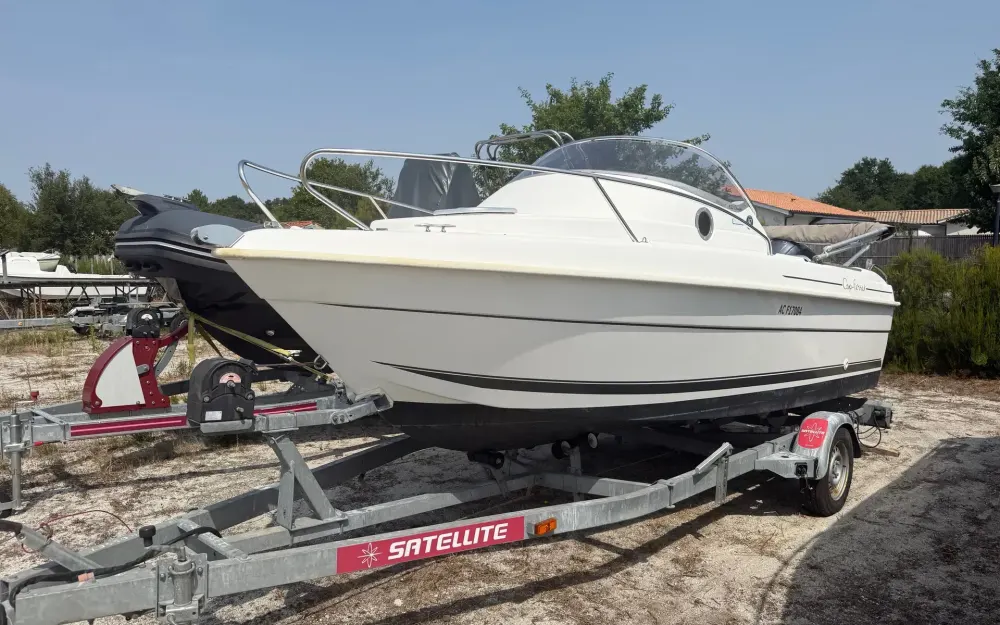 slider 0 B2 Marine CAP FERRET 522 CRUISER