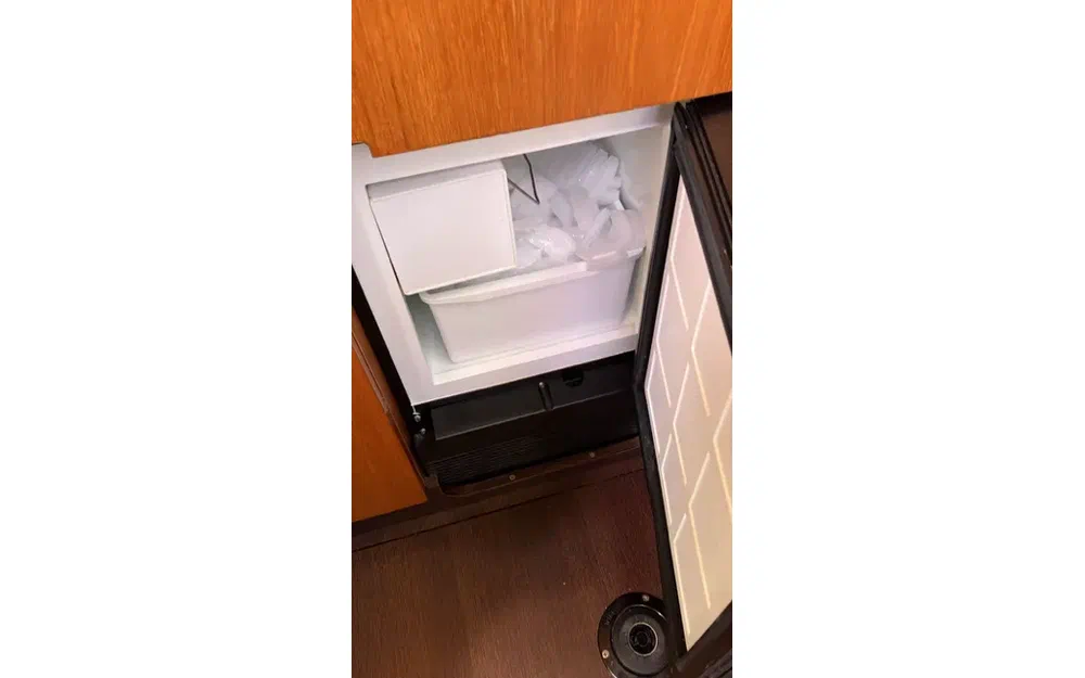 slider 18 Wauquiez Pilot Saloon 55