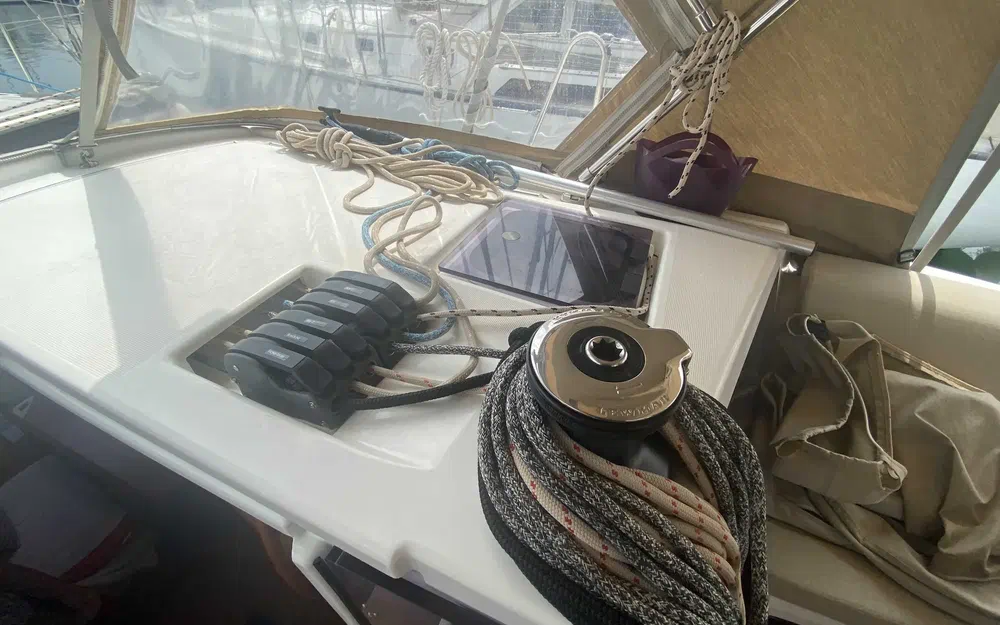 slider 10 Dufour 430