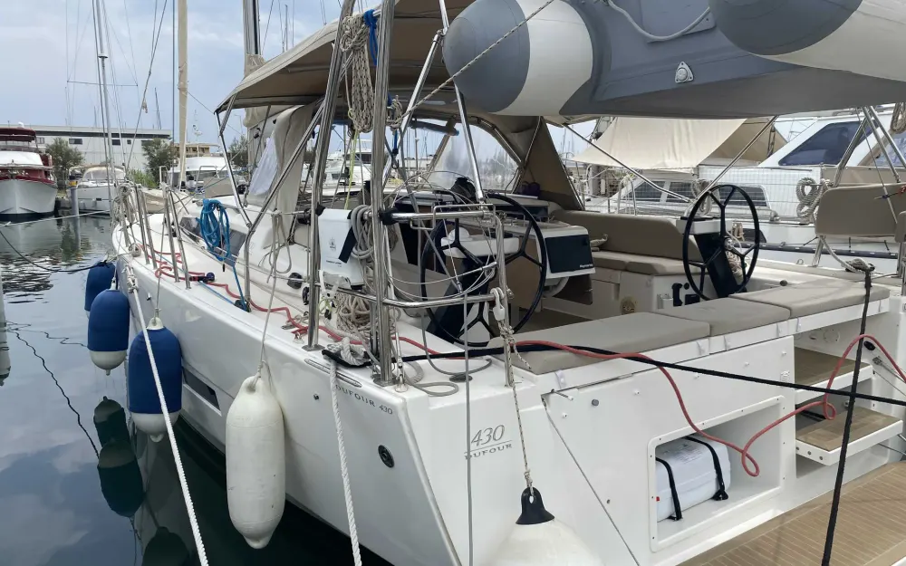 slider 4 Dufour  430Grand Large