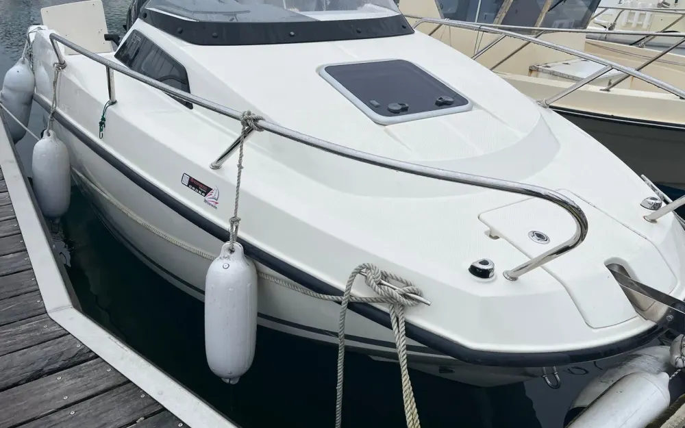 slider 4 Quicksilver Activ 555 Cabin
