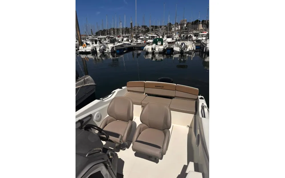 slider 2 Quicksilver Activ 555 Cabin
