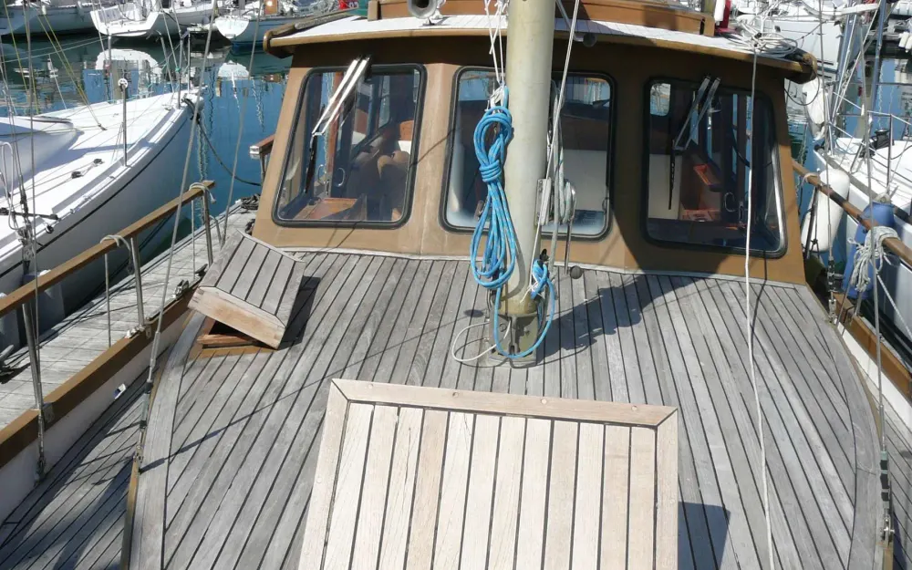 slider 10 Siltala Yachts Nauticat 33
