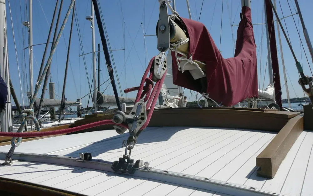 slider 12 Siltala Yachts Nauticat 33