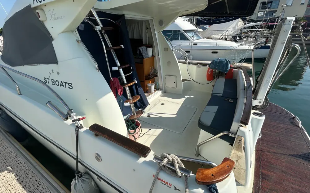 slider 6 ST Boats  34 Cruiser Fly