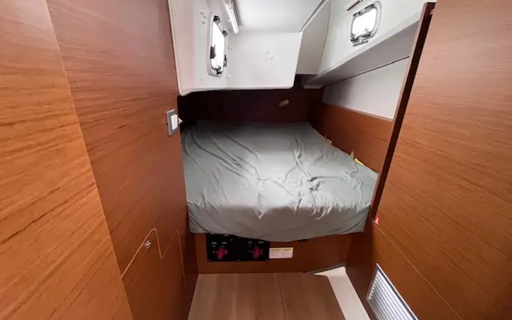 slider 10 Jeanneau Sun Odyssey 380