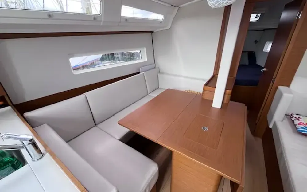 slider 17 Jeanneau Sun Odyssey 380