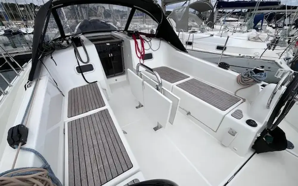 slider 5 Jeanneau Sun Odyssey 380
