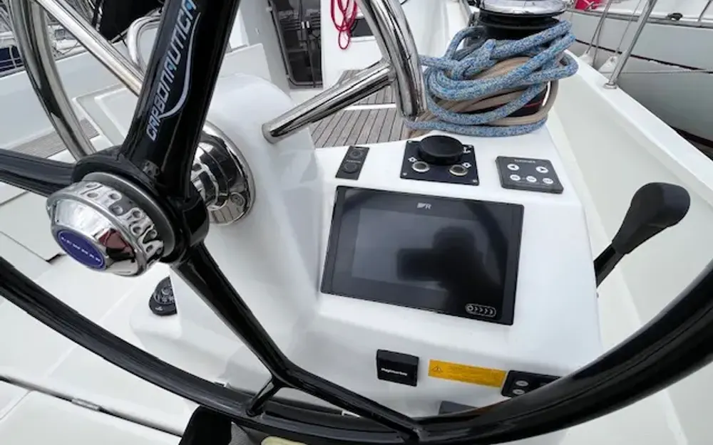 slider 7 Jeanneau Sun Odyssey 380