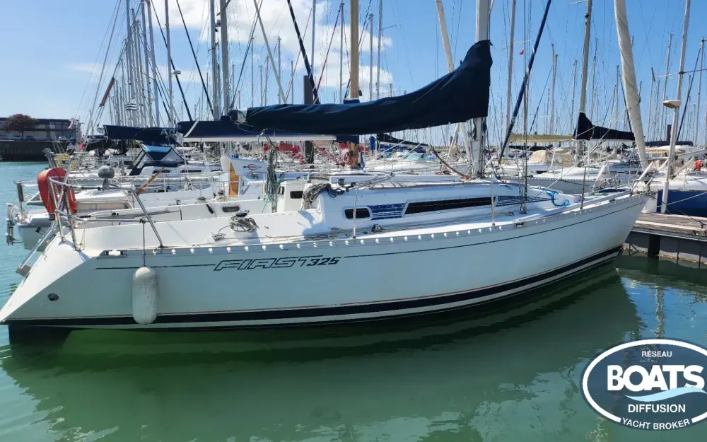 slider 0 Beneteau First 325