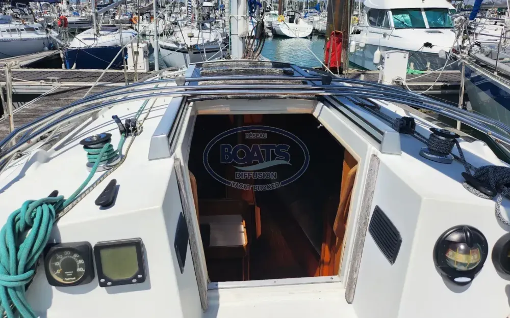 slider 8 Beneteau First 325