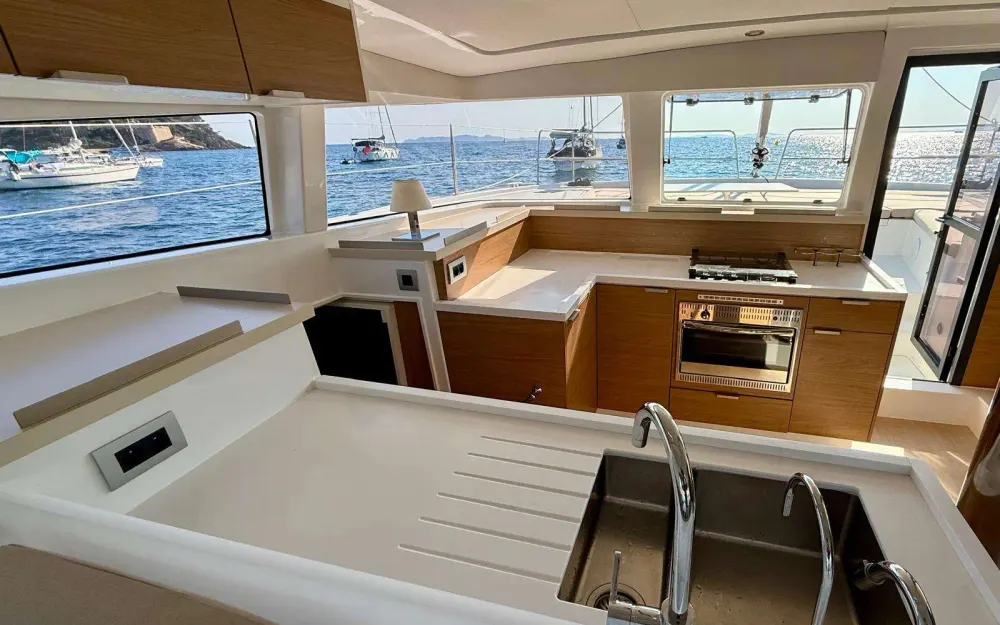 slider 3 Bali Catamarans Bali 4.2
