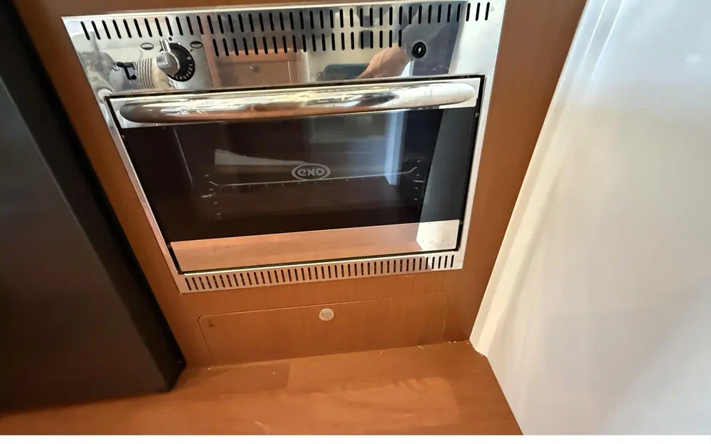 slider 13 Beneteau Antares 42