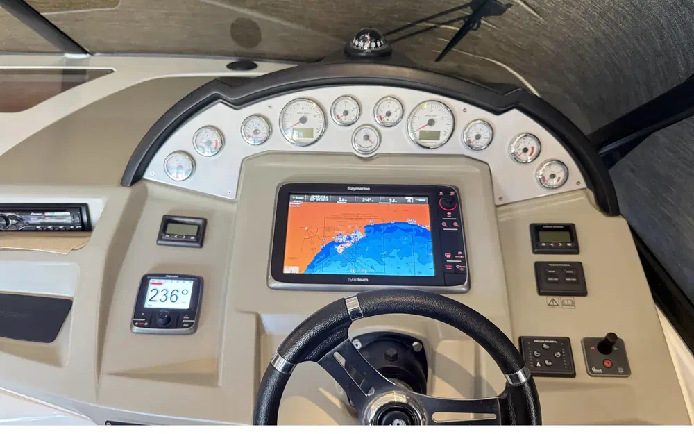 slider 16 Beneteau Antares 42