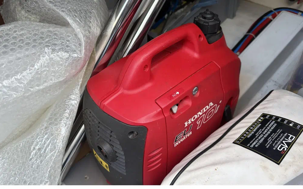 slider 27 Beneteau Antares 42