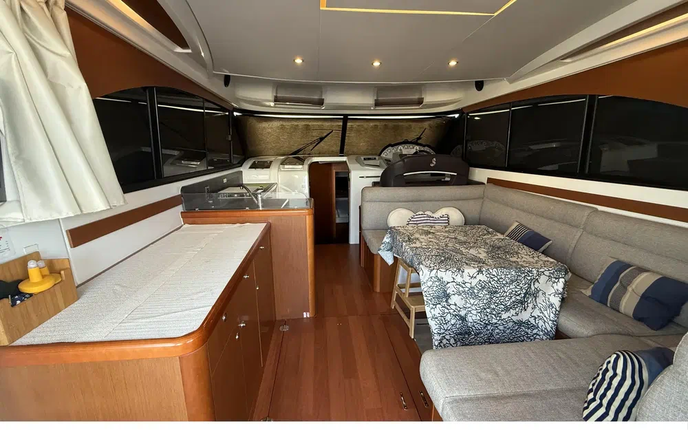 slider 6 Beneteau Antares 42
