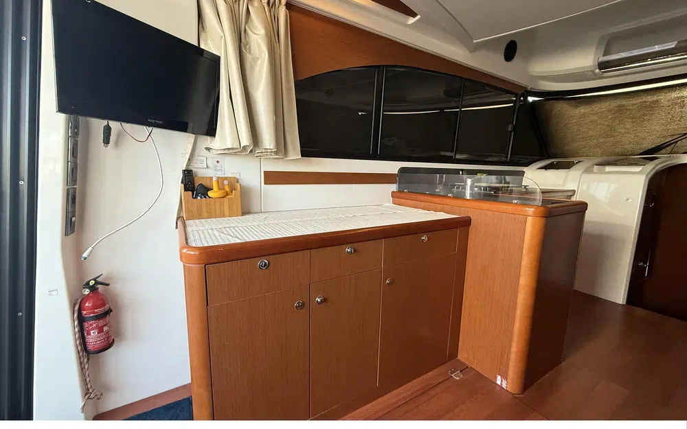 slider 7 Beneteau Antares 42