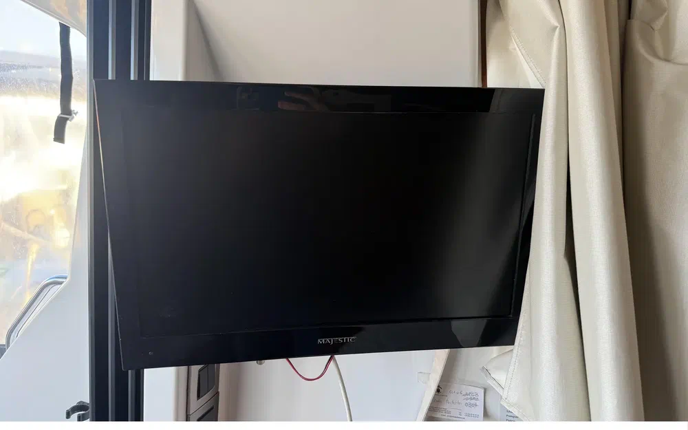 slider 8 Beneteau Antares 42