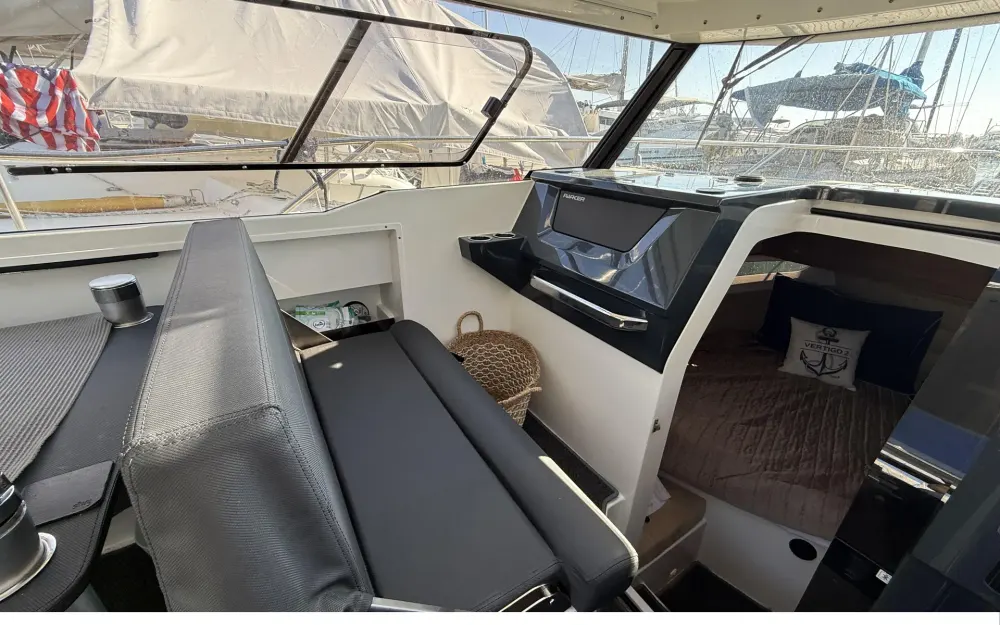 slider 16 Parker  790 Explorer