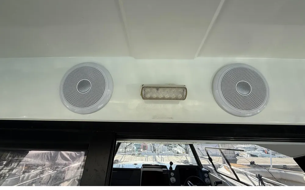 slider 24 Parker  790 Explorer